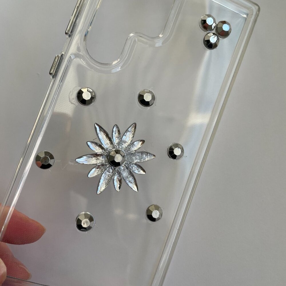 Sparkly Flower Galaxy S23 ULTRA Bling Phone Case Silver Rhinestones Clear Design